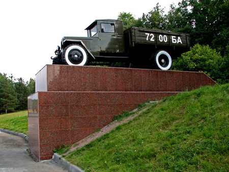 Памятник воинам-водителям в Брянске
